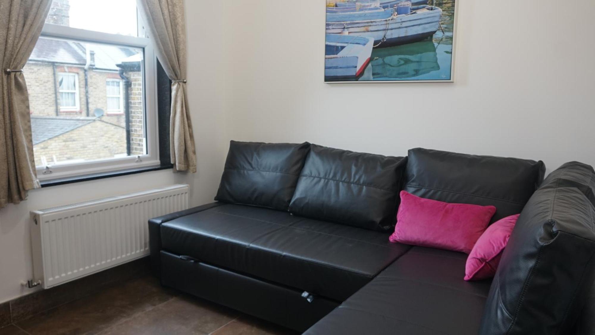 Beautiful London Home Sleeps 6, 2 Minutes To Metro Luaran gambar