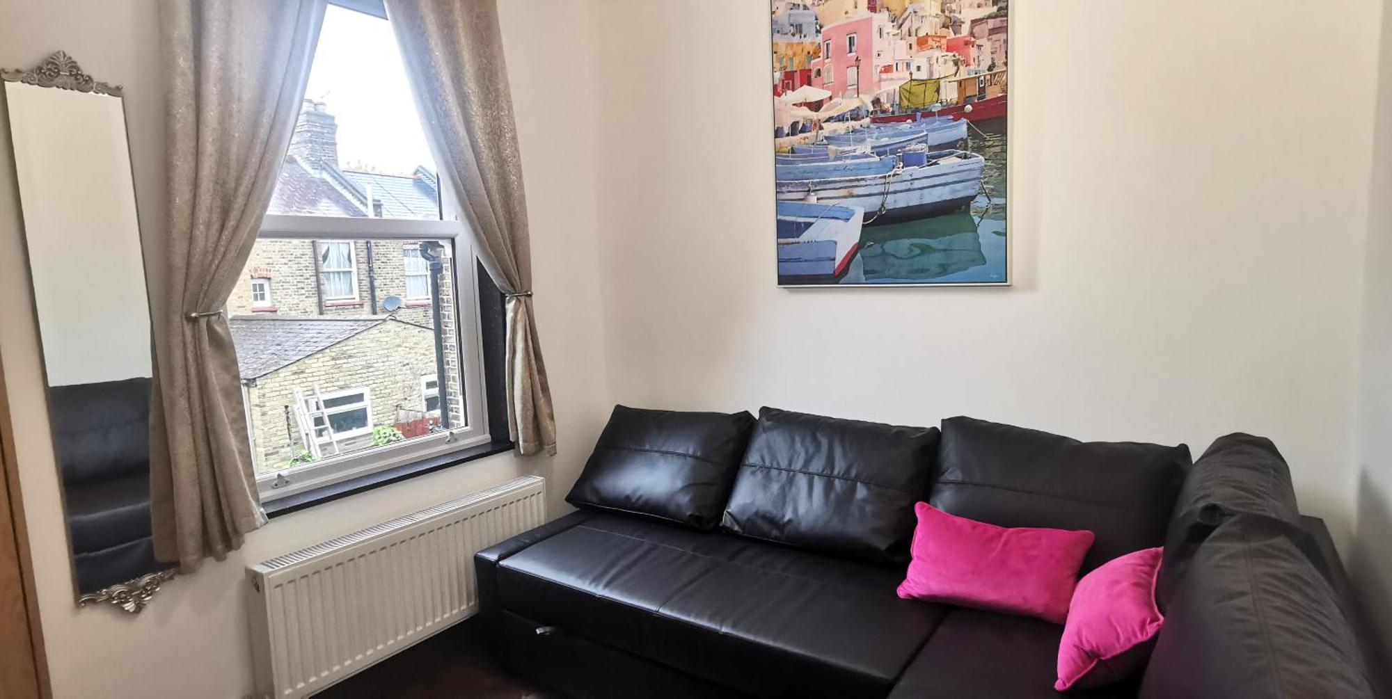 Beautiful London Home Sleeps 6, 2 Minutes To Metro Luaran gambar