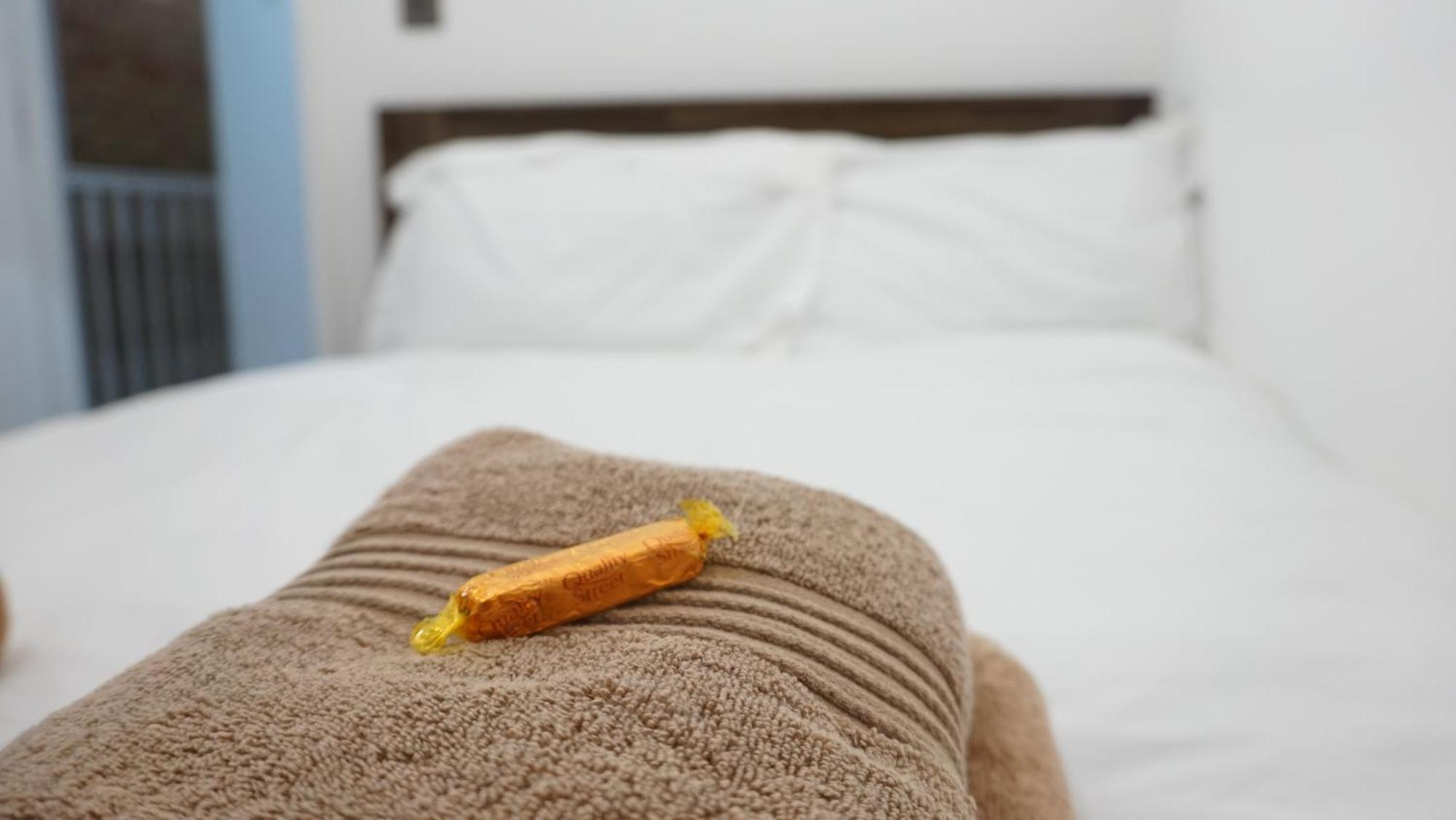 Beautiful London Home Sleeps 6, 2 Minutes To Metro Luaran gambar