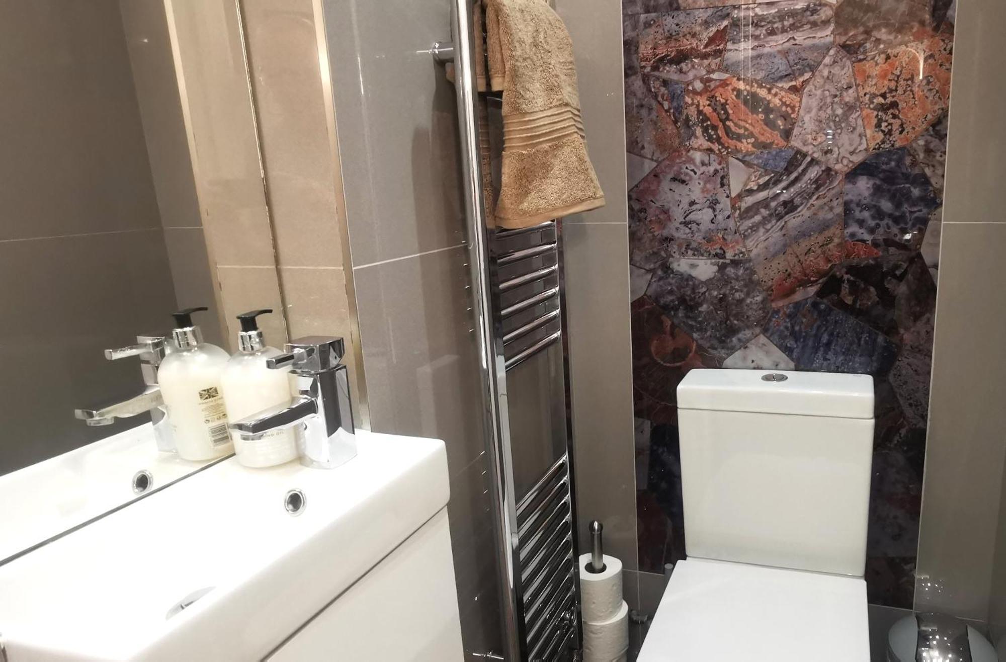 Beautiful London Home Sleeps 6, 2 Minutes To Metro Luaran gambar